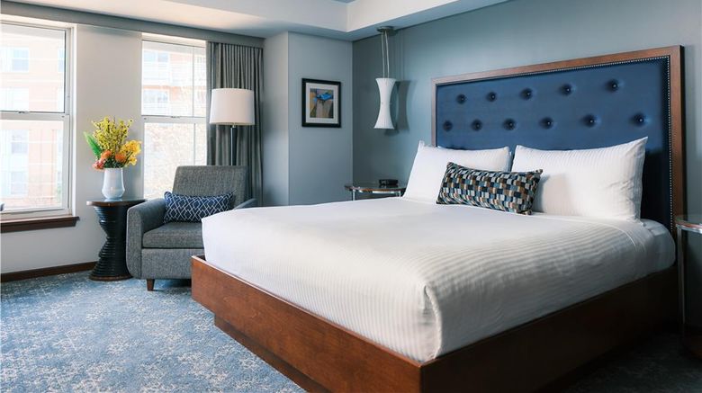 <b>Battery Wharf Hotel, Boston Waterfront Room</b>. Images powered by <a href="https://iceportal.shijigroup.com/" title="IcePortal" target="_blank">IcePortal</a>.