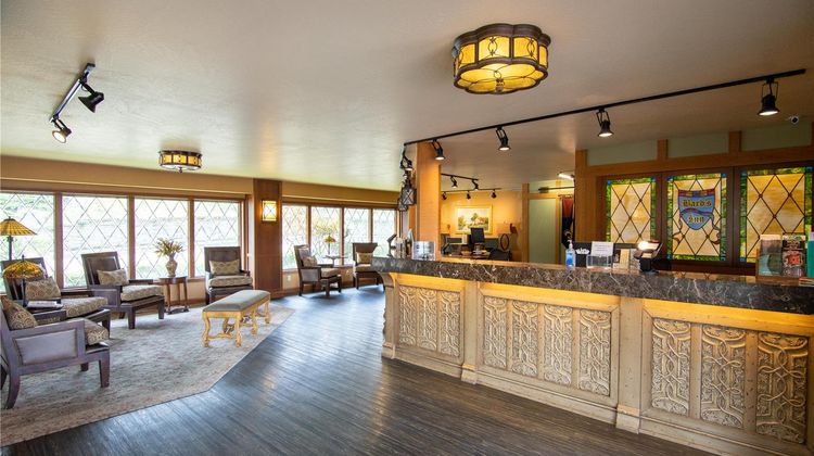 The Bard's Inn, BW Signature Collection Lobby