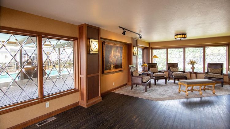The Bard's Inn, BW Signature Collection Lobby