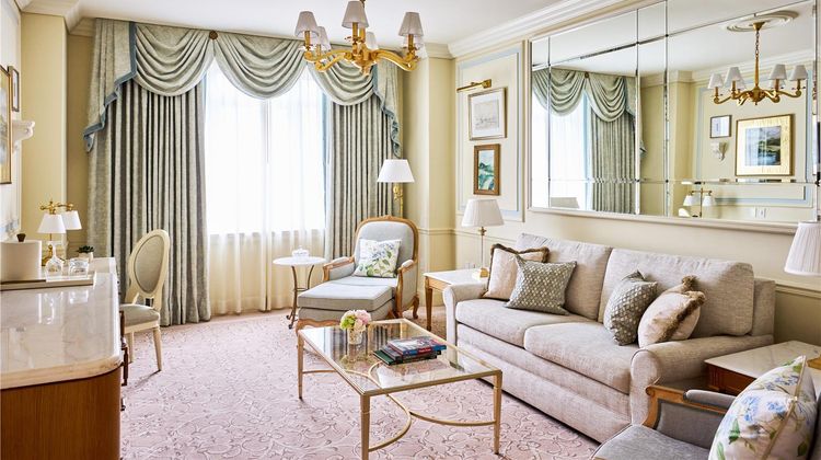 The Charleston Place Suite