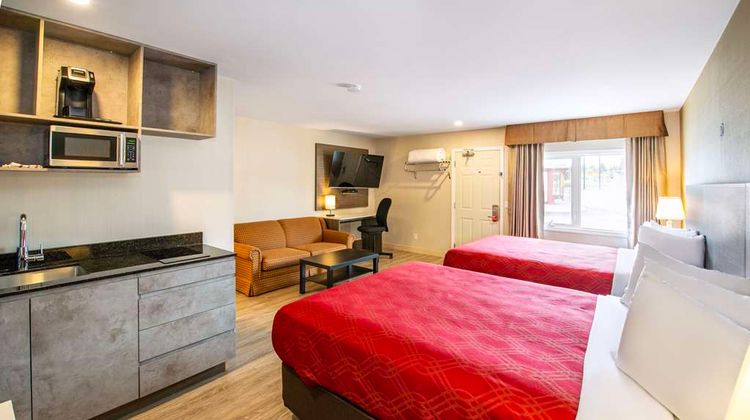Econo Lodge Inn and Suites Pincher Creek Room