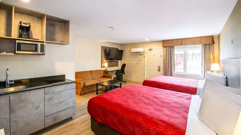 <b>Econo Lodge Inn and Suites Pincher Creek Room</b>. Images powered by <a href="https://iceportal.shijigroup.com/" title="IcePortal" target="_blank">IcePortal</a>.