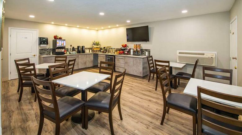 <b>Econo Lodge Inn and Suites Pincher Creek Restaurant</b>. Images powered by <a href="https://iceportal.shijigroup.com/" title="IcePortal" target="_blank">IcePortal</a>.