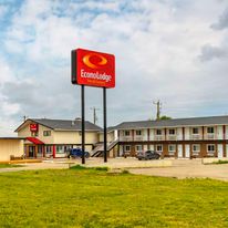 Econo Lodge Inn and Suites Pincher Creek