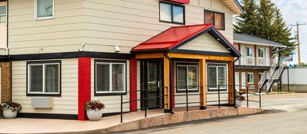 Econo Lodge Inn and Suites Pincher Creek Exterior