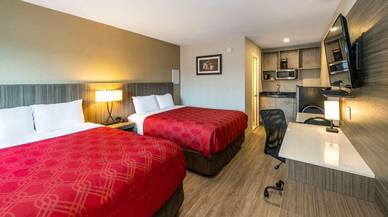 <b>Econo Lodge Inn and Suites Pincher Creek Room</b>. Images powered by <a href="https://iceportal.shijigroup.com/" title="IcePortal" target="_blank">IcePortal</a>.