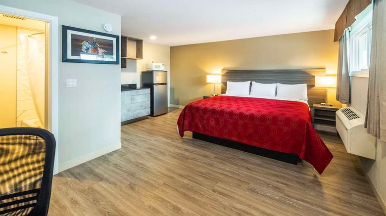 <b>Econo Lodge Inn and Suites Pincher Creek Room</b>. Images powered by <a href="https://iceportal.shijigroup.com/" title="IcePortal" target="_blank">IcePortal</a>.