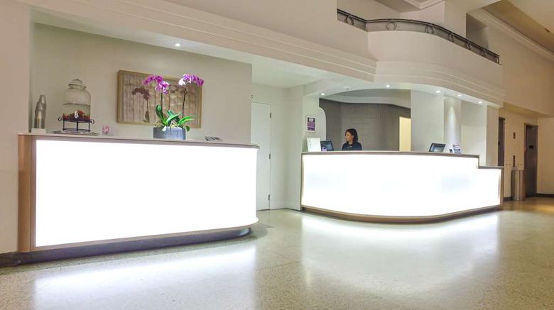 <b>Marseilles Beach Hotel Lobby</b>. Images powered by <a href="https://iceportal.shijigroup.com/" title="IcePortal" target="_blank">IcePortal</a>.