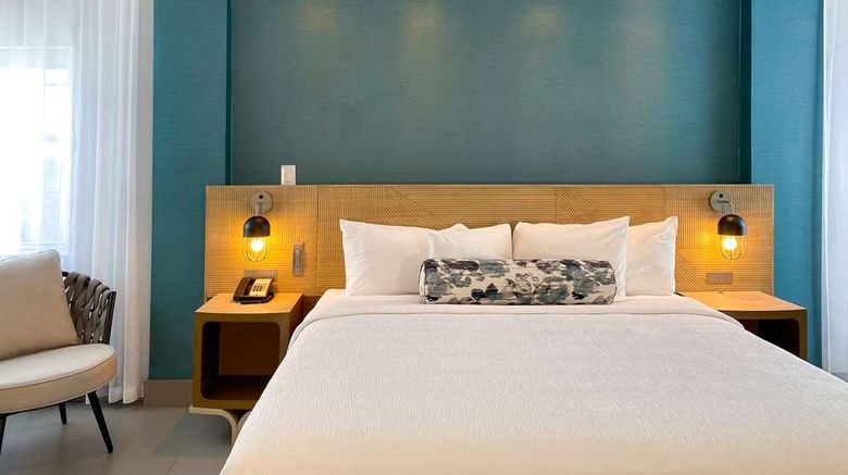 <b>Marseilles Beach Hotel Suite</b>. Images powered by <a href="https://iceportal.shijigroup.com/" title="IcePortal" target="_blank">IcePortal</a>.