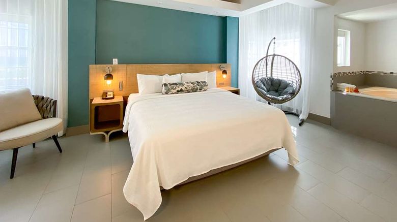 <b>Marseilles Beach Hotel Suite</b>. Images powered by <a href="https://iceportal.shijigroup.com/" title="IcePortal" target="_blank">IcePortal</a>.