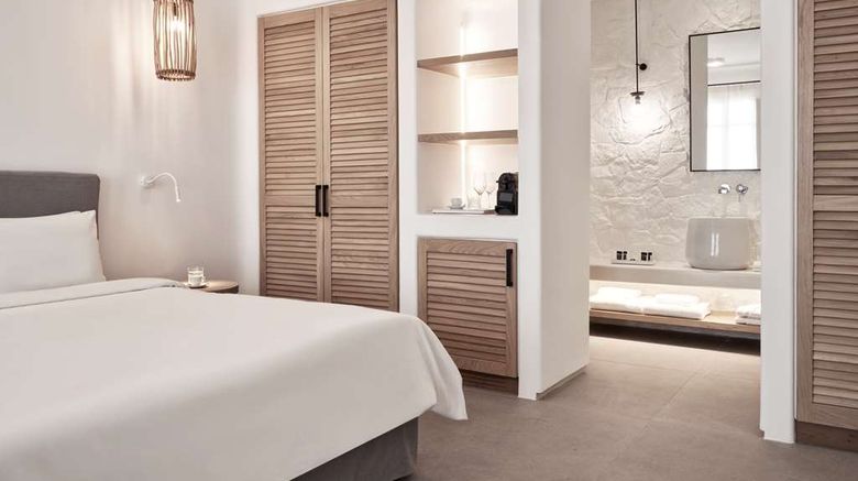 <b>Radisson Blu Euphoria Resort, Mykonos Suite</b>. Images powered by <a href="https://iceportal.shijigroup.com/" title="IcePortal" target="_blank">IcePortal</a>.
