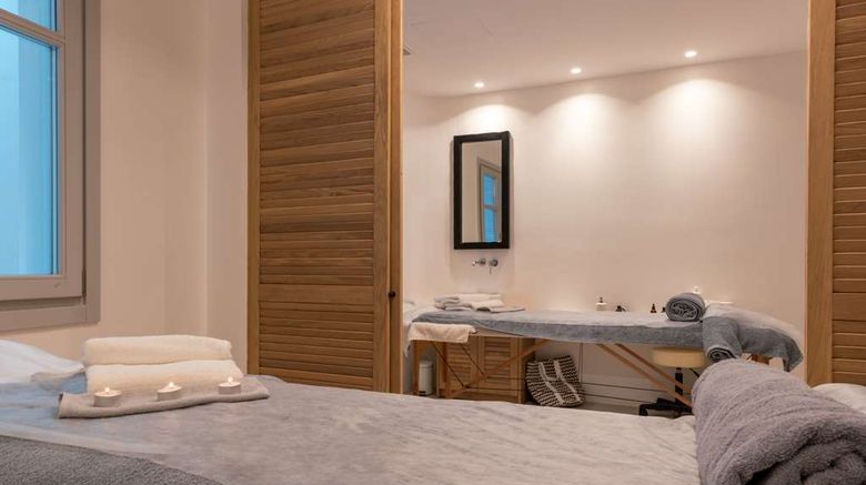 <b>Radisson Blu Euphoria Resort, Mykonos Spa</b>. Images powered by <a href="https://iceportal.shijigroup.com/" title="IcePortal" target="_blank">IcePortal</a>.