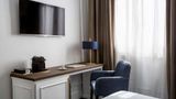 <b>Hotel Midmost Room</b>. Images powered by <a href="https://iceportal.shijigroup.com/" title="IcePortal" target="_blank">IcePortal</a>.