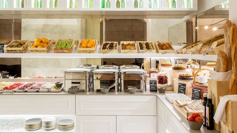 <b>Hotel Midmost Restaurant</b>. Images powered by <a href="https://iceportal.shijigroup.com/" title="IcePortal" target="_blank">IcePortal</a>.
