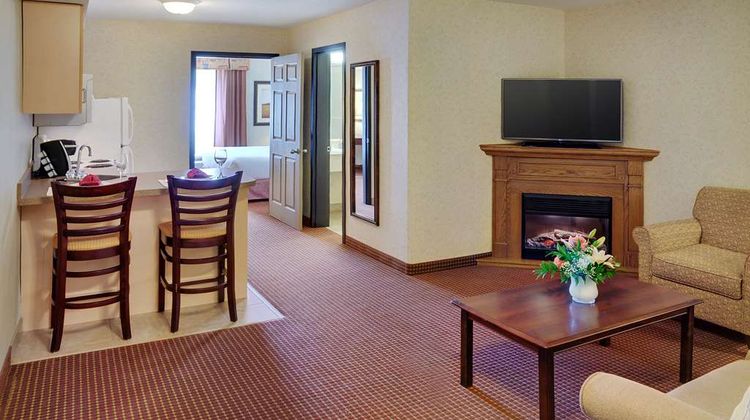Coast Grimshaw Hotel & Suites Suite