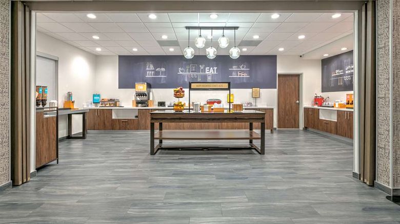 <b>Hampton Inn & Suites Port Lavaca Restaurant</b>. Images powered by <a href="https://iceportal.shijigroup.com/" title="IcePortal" target="_blank">IcePortal</a>.