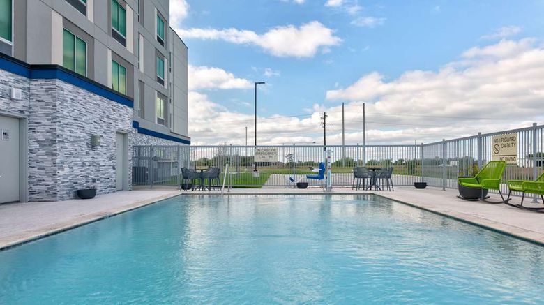 <b>Hampton Inn & Suites Port Lavaca Pool</b>. Images powered by <a href="https://iceportal.shijigroup.com/" title="IcePortal" target="_blank">IcePortal</a>.