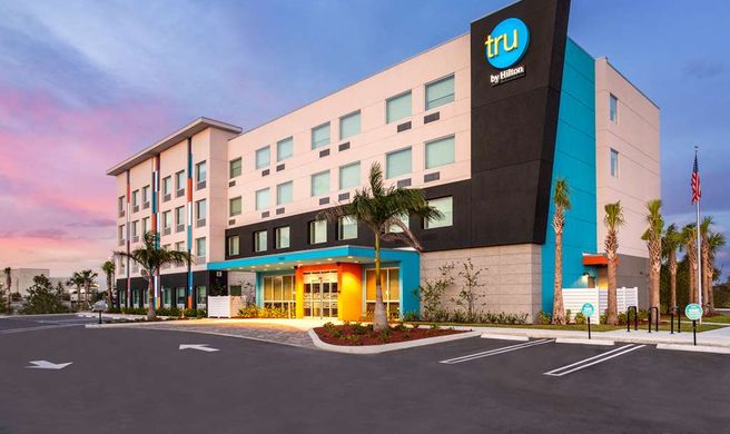Tru by Hilton Port St Lucie Exterior