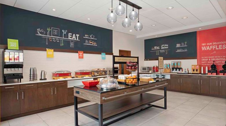 <b>Hampton Inn by Hilton Cornwall Restaurant</b>. Images powered by <a href="https://iceportal.shijigroup.com/" title="IcePortal" target="_blank">IcePortal</a>.