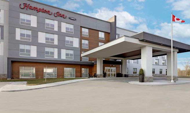 Hampton Inn by Hilton Cornwall Exterior