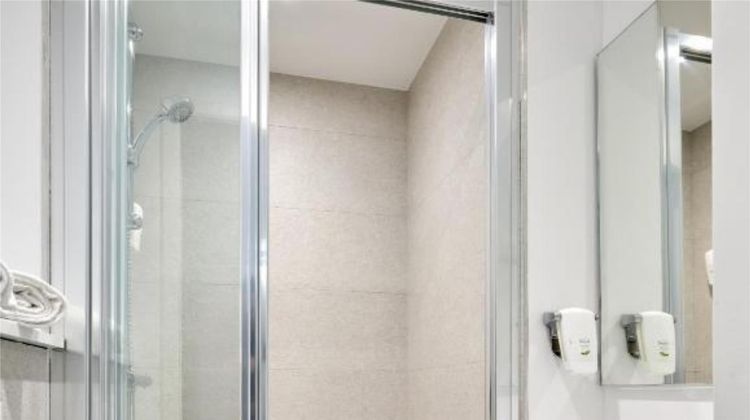 Kyriad Direct Dijon Sud Chenove Room
