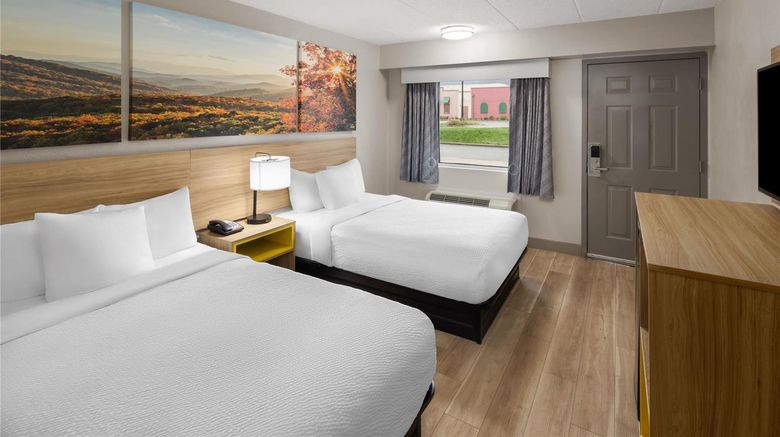 <b>Days Inn by Wyndham Charleston E Room</b>. Images powered by <a href="https://iceportal.shijigroup.com/" title="IcePortal" target="_blank">IcePortal</a>.