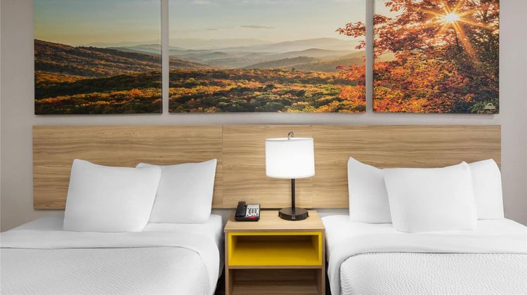 Days Inn by Wyndham Charleston E Room