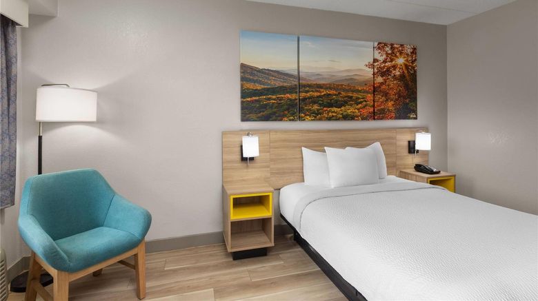 <b>Days Inn by Wyndham Charleston E Room</b>. Images powered by <a href="https://iceportal.shijigroup.com/" title="IcePortal" target="_blank">IcePortal</a>.