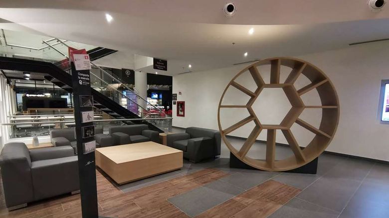 <b>Ramada Encore by Wyndham GDL Aeropuerto Lobby</b>. Images powered by <a href="https://iceportal.shijigroup.com/" title="IcePortal" target="_blank">IcePortal</a>.