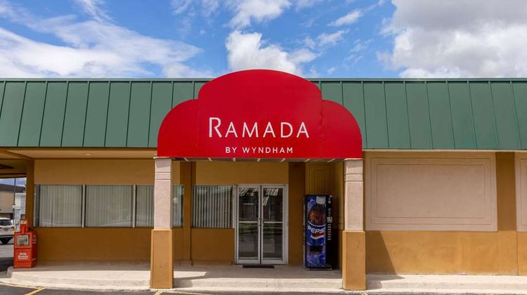 Ramada by Wyndham Rome/Verona Exterior