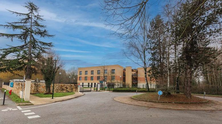 Zenitude Magny Les Hameaux Exterior. Images powered by <a href="https://iceportal.shijigroup.com" target="_blank" rel="noopener">Ice Portal</a>.
