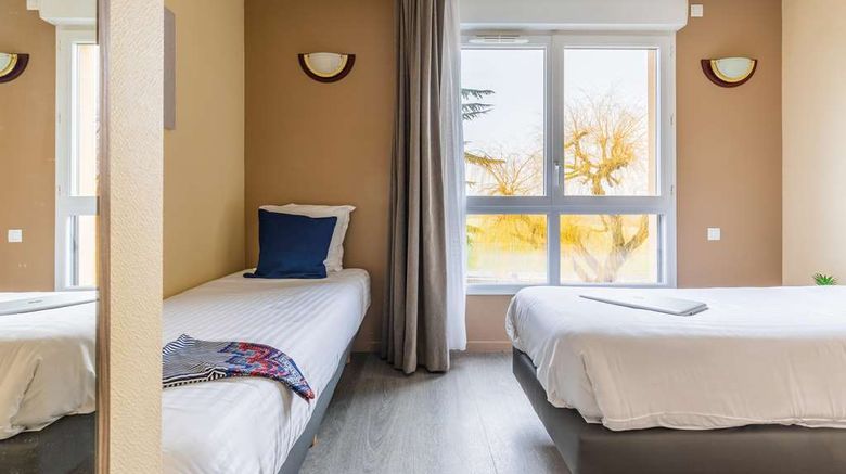 <b>Zenitude Magny Les Hameaux Room</b>. Images powered by <a href="https://iceportal.shijigroup.com/" title="IcePortal" target="_blank">IcePortal</a>.