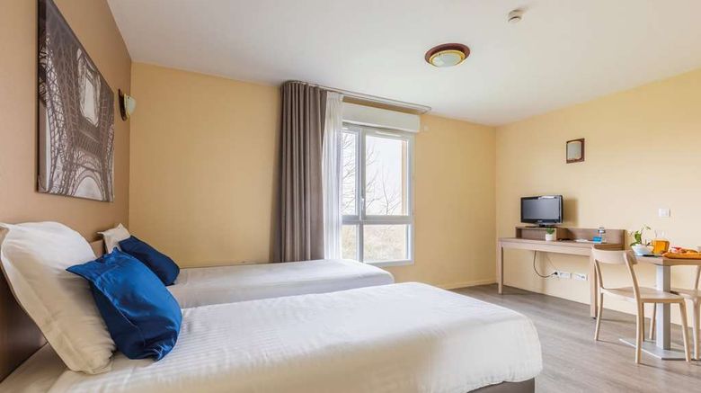 <b>Zenitude Magny Les Hameaux Suite</b>. Images powered by <a href="https://iceportal.shijigroup.com/" title="IcePortal" target="_blank">IcePortal</a>.