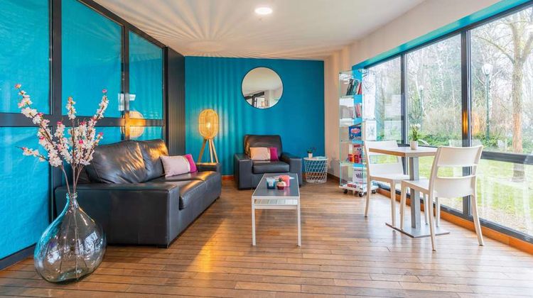 Zenitude Magny Les Hameaux Lobby