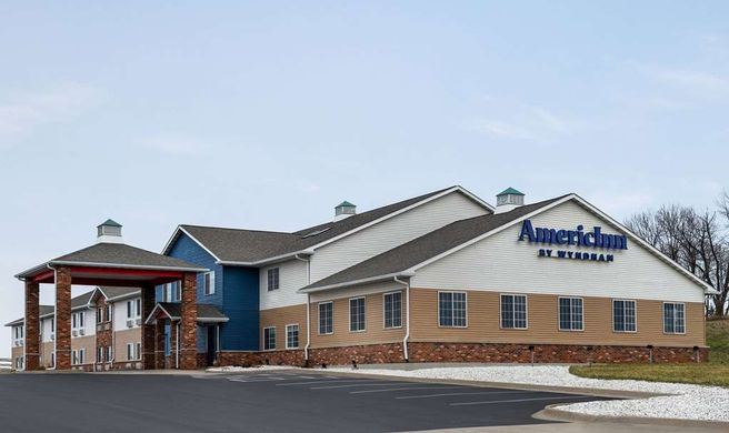 AmericInn by Wyndham Williamsburg Exterior