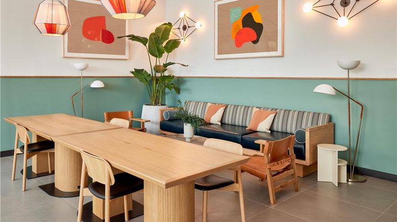 <b>Arlo Wynwood Lobby</b>. Images powered by <a href="https://iceportal.shijigroup.com/" title="IcePortal" target="_blank">IcePortal</a>.