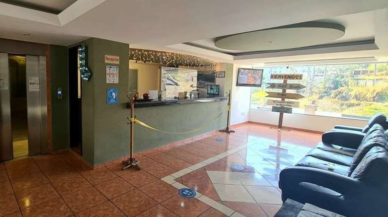 <b>Borda Cuernavaca Lobby</b>. Images powered by <a href="https://iceportal.shijigroup.com/" title="IcePortal" target="_blank">IcePortal</a>.
