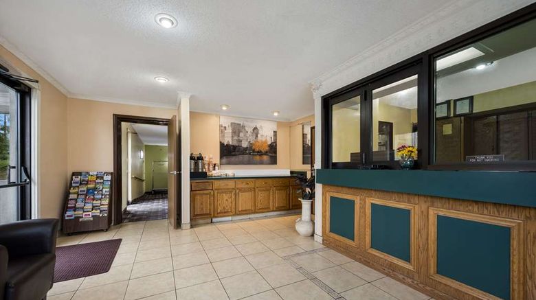<b>Econo Lodge Spotsylvania Town Center Lobby</b>. Images powered by <a href="https://iceportal.shijigroup.com/" title="IcePortal" target="_blank">IcePortal</a>.