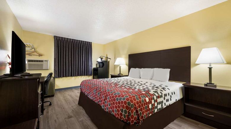 <b>Econo Lodge Spotsylvania Town Center Room</b>. Images powered by <a href="https://iceportal.shijigroup.com/" title="IcePortal" target="_blank">IcePortal</a>.