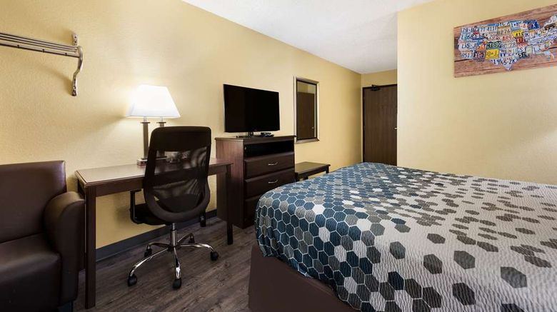 <b>Econo Lodge Spotsylvania Town Center Room</b>. Images powered by <a href="https://iceportal.shijigroup.com/" title="IcePortal" target="_blank">IcePortal</a>.