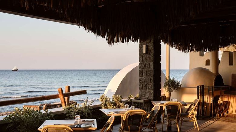 <b>Sea Breeze Beach Resort, Curio by Hilton Restaurant</b>. Images powered by <a href="https://iceportal.shijigroup.com/" title="IcePortal" target="_blank">IcePortal</a>.