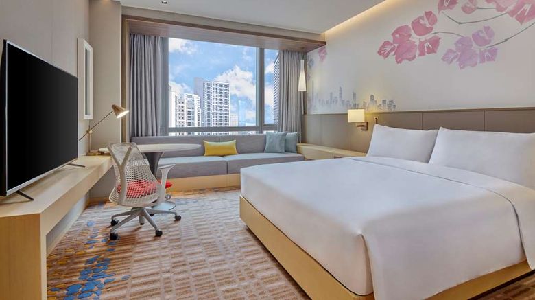 <b>Hilton Garden Inn Shenzhen Guangming Room</b>. Images powered by <a href="https://iceportal.shijigroup.com/" title="IcePortal" target="_blank">IcePortal</a>.