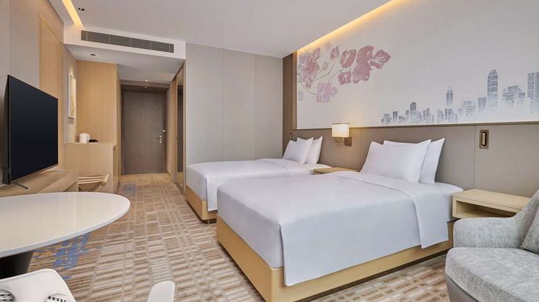 <b>Hilton Garden Inn Shenzhen Guangming Room</b>. Images powered by <a href="https://iceportal.shijigroup.com/" title="IcePortal" target="_blank">IcePortal</a>.