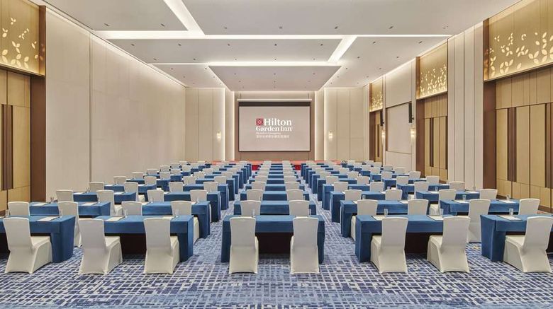 <b>Hilton Garden Inn Shenzhen Guangming Meeting</b>. Images powered by <a href="https://iceportal.shijigroup.com/" title="IcePortal" target="_blank">IcePortal</a>.