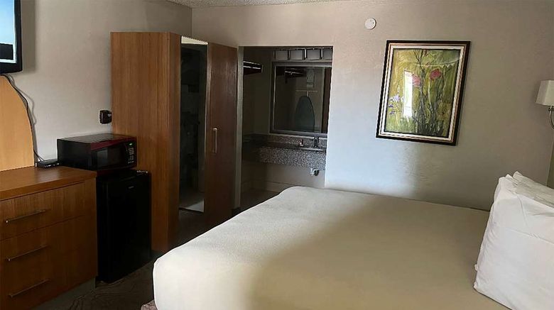 <b>Baymont by Wyndham Odessa Highway 80 Room</b>. Images powered by <a href="https://iceportal.shijigroup.com/" title="IcePortal" target="_blank">IcePortal</a>.