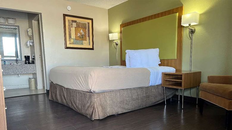 <b>Baymont by Wyndham Odessa Highway 80 Room</b>. Images powered by <a href="https://iceportal.shijigroup.com/" title="IcePortal" target="_blank">IcePortal</a>.