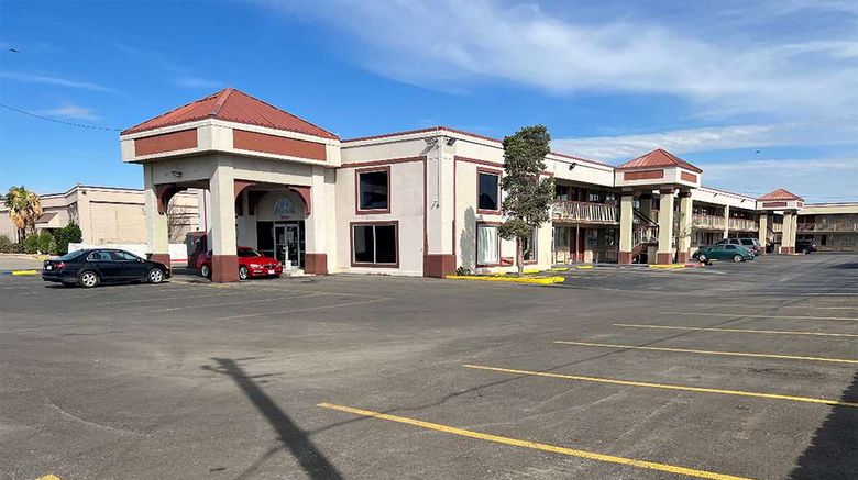 Baymont by Wyndham Odessa Highway 80 Exterior. Images powered by <a href="https://iceportal.shijigroup.com" target="_blank" rel="noopener">Ice Portal</a>.