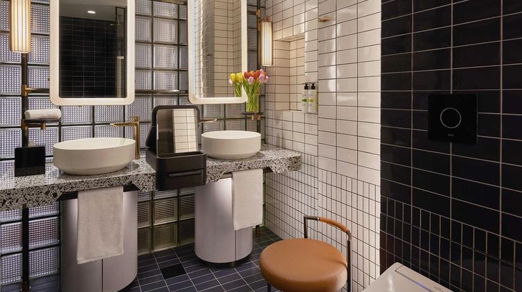 Pullman Singapore Orchard Room