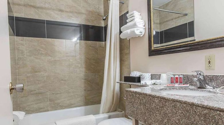 <b>Super 8 by Wyndham Pembroke Room</b>. Images powered by <a href="https://iceportal.shijigroup.com/" title="IcePortal" target="_blank">IcePortal</a>.