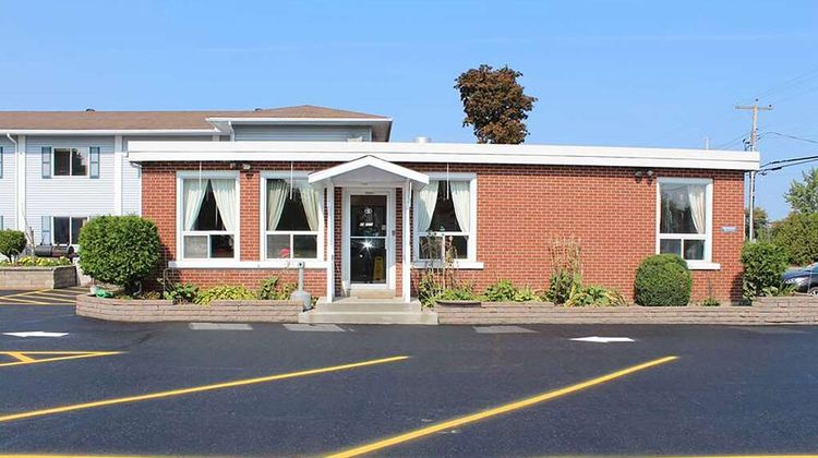Super 8 by Wyndham Pembroke Exterior